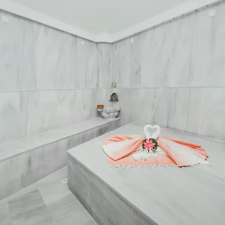 Pompeius Two Bedroom Sea View In Caesar & Spa, Long *